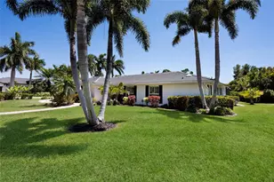 430 Bird Key Dr, Sarasota, FL 34236 - Photo 2