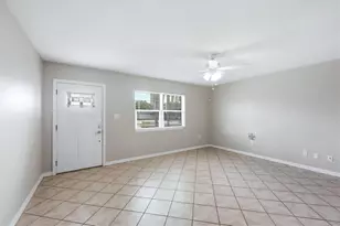 5608 Murdock Ave, Sarasota, FL 34231 - Photo 6