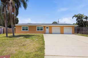 5608 Murdock Ave, Sarasota, FL 34231 - Photo 4