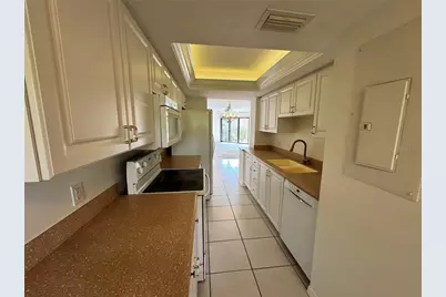 204 3rd Street W #204, Bradenton, FL 34205 - Photo 10