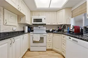 3755 S School Ave, Sarasota, FL 34239 - Photo 10