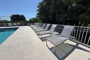 9630 Club S Cir, Sarasota, FL 34238 - Photo 26