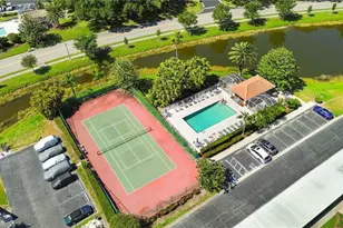 9630 Club S Cir, Sarasota, FL 34238 - Photo 30