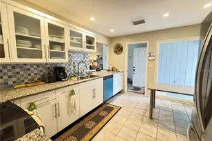 5371 Crestlake Blvd, Sarasota, FL 34233 - Photo 10