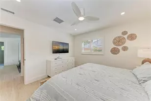 431 Island Cir, Sarasota, FL 34242 - Photo 30