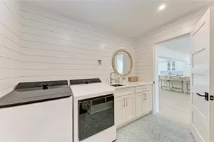 431 Island Cir, Sarasota, FL 34242 - Photo 40