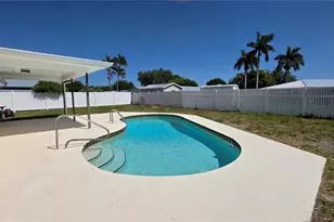 6817 11th Ave NW, Bradenton, FL 34209 - Photo 2