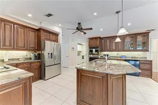 6109 26th Ave E, Bradenton, FL 34208 - Photo 8