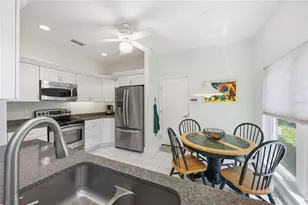 4072 Jardin Ln, Sarasota, FL 34238 - Photo 10