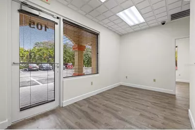 234 N Rhodes Avenue #105, Sarasota, FL 34237 - Photo 2