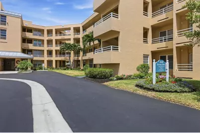 4440 Fairways Boulevard #108, Bradenton, FL 34209 - Photo 4