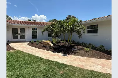 5569 Shadow Lawn Drive, Sarasota, FL 34242 - Photo 10
