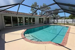 5569 Shadow Lawn Dr, Sarasota, FL 34242 - Photo 2