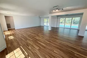 5569 Shadow Lawn Dr, Sarasota, FL 34242 - Photo 20