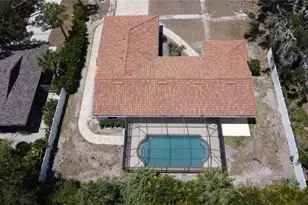 5569 Shadow Lawn Dr, Sarasota, FL 34242 - Photo 64