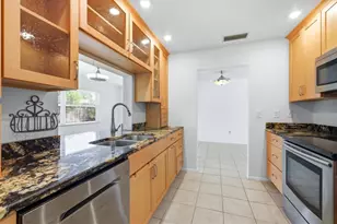 3608 Fenway Dr, Sarasota, FL 34232 - Photo 12