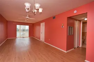 3607 Lake Bayshore Dr, Bradenton, FL 34205 - Photo 10