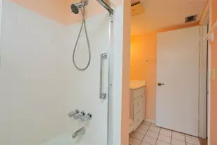 3607 Lake Bayshore Dr, Bradenton, FL 34205 - Photo 28