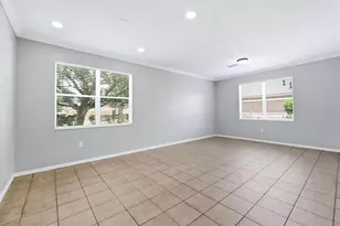 4266 67th Ave Cir E, Sarasota, FL 34243 - Photo 10