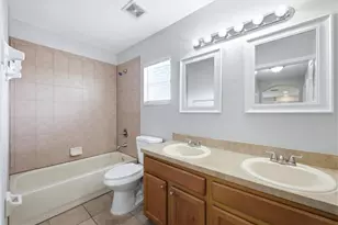 4266 67th Ave Cir E, Sarasota, FL 34243 - Photo 32