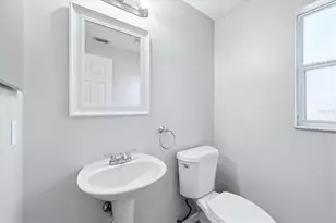 4266 67th Ave Cir E, Sarasota, FL 34243 - Photo 38