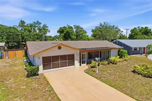 290 Mt Vernon Dr, Venice, FL 34293 - Photo 1