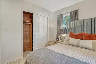 209 Briggs Ct, Sarasota, FL 34237 - Photo 22