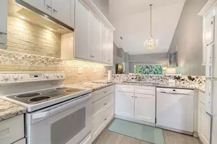 4640 Tower Hill Ln, Sarasota, FL 34238 - Photo 14