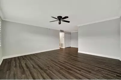 5800 Hollywood Boulevard #115, Sarasota, FL 34231 - Photo 6