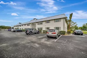 5800 Hollywood Blvd, Sarasota, FL 34231 - Photo 2