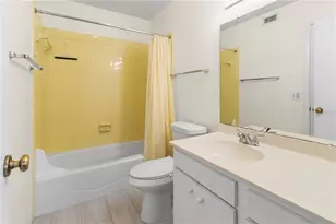 220 Lakewood Dr, Bradenton, FL 34210 - Photo 30