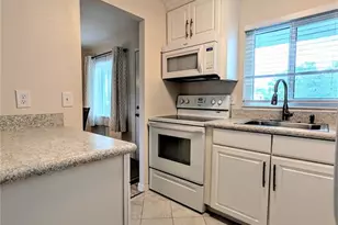 5949 Easy St, Bradenton, FL 34207 - Photo 4