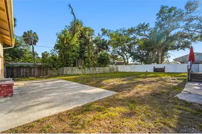 219 39th Street E, Palmetto, FL 34221 - Photo 8