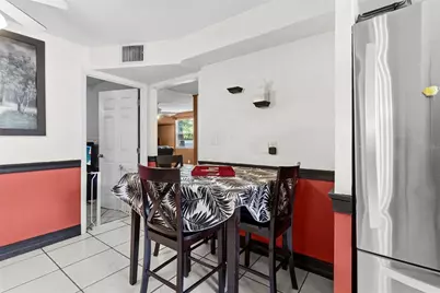 219 39th Street E, Palmetto, FL 34221 - Photo 4