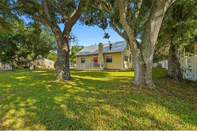 219 39th Street E, Palmetto, FL 34221 - Photo 10
