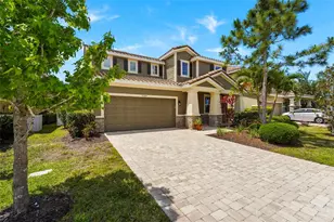 5309 Charlie Brown Ln, Sarasota, FL 34233 - Photo 2
