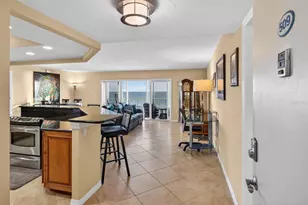800 Benjamin Franklin Dr, Sarasota, FL 34236 - Photo 8