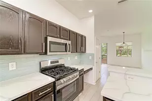 8261 Miramar Way, Lakewood Ranch, FL 34202 - Photo 10