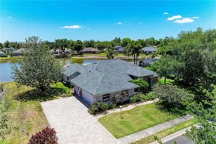 11218 Rivers Bluff Cir, Lakewood Ranch, FL 34202 - Photo 4