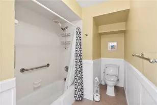 7860 Holiday Dr, Sarasota, FL 34231 - Photo 14