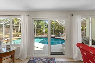 7860 Holiday Dr, Sarasota, FL 34231 - Photo 12