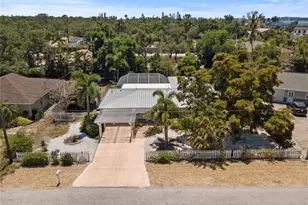 7860 Holiday Dr, Sarasota, FL 34231 - Photo 4