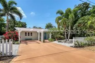 7860 Holiday Dr, Sarasota, FL 34231 - Photo 1