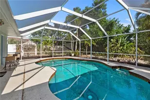 7860 Holiday Dr, Sarasota, FL 34231 - Photo 22