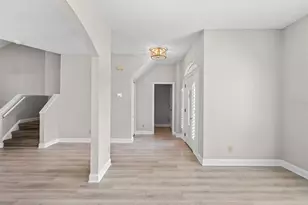 4042 Westbourne Cir, Sarasota, FL 34238 - Photo 4