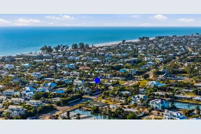 501 65th Street, Holmes Beach, FL 34217 - Photo 2