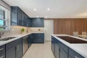 2614 Croton Ave, Sarasota, FL 34239 - Photo 16