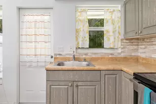 4001 Groveland Ave, Sarasota, FL 34231 - Photo 52