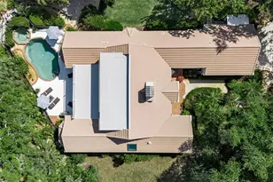 156 Bishopscourt Rd, Osprey, FL 34229 - Photo 10
