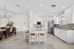 5967 Benevento Dr, Sarasota, FL 34238 - Photo 6